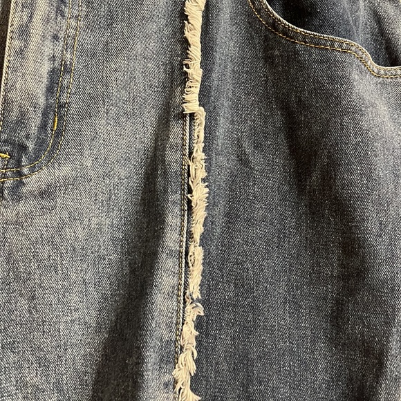 SHEIN Jeans - Picture 5 of 9